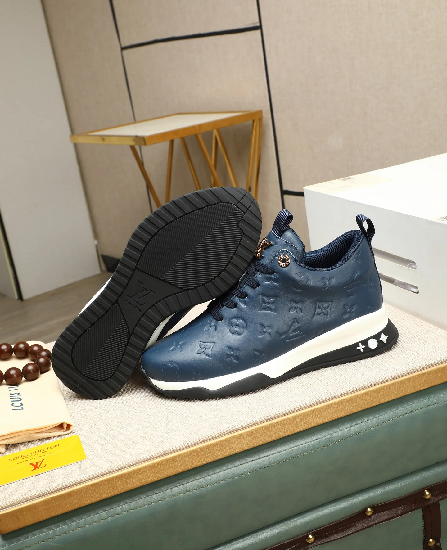 Men's shoes 💰520 📛📛【LOUIS VUITTON】Louis Vuitton official website synchronized new products 👟Milan fashion catwalk style 🇰🇾🇰🇾LV family logo, celebrity style, a must-have for fashionistas ⚠️First-layer calfskin ➕Mesh lining ➕Official website original version special outsole 👞Number 39-44 (38 45 46 customized)